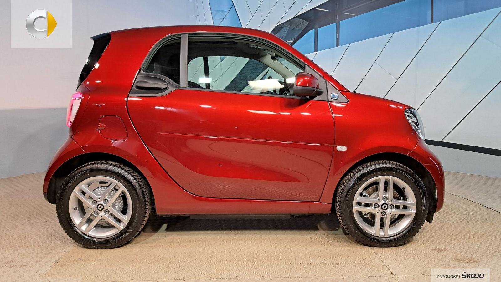 Smart fortwo EQ PASSION PLUS 66kW /LED /PANORAMA /BLACKMOTION PAKET, fotografija 3