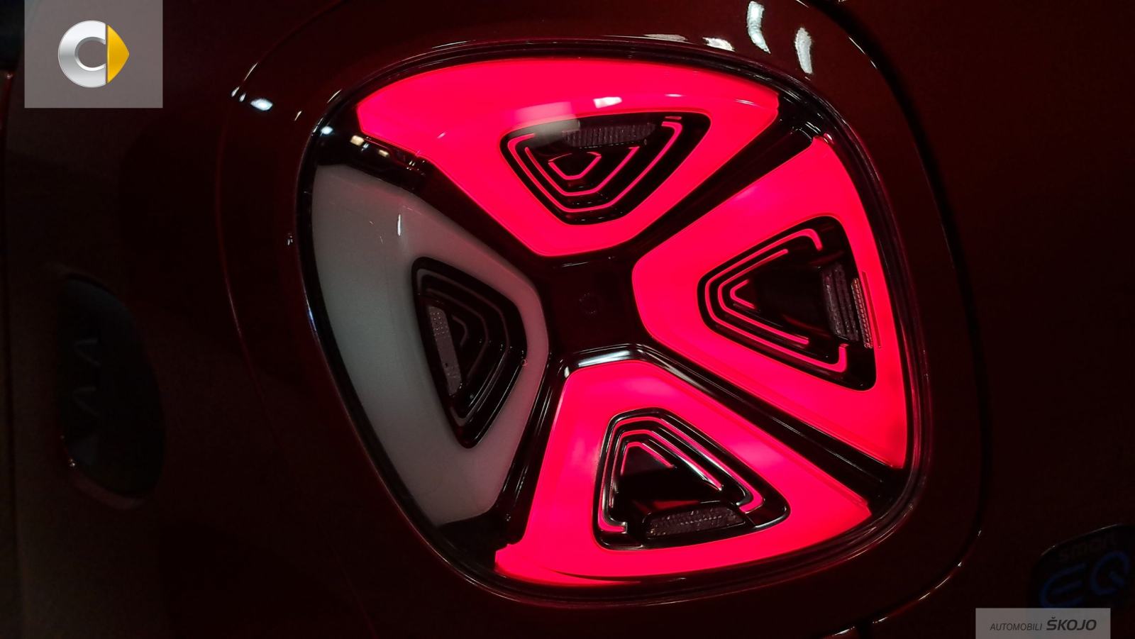 Smart fortwo EQ PASSION PLUS 66kW /LED /PANORAMA /BLACKMOTION PAKET, fotografija 17