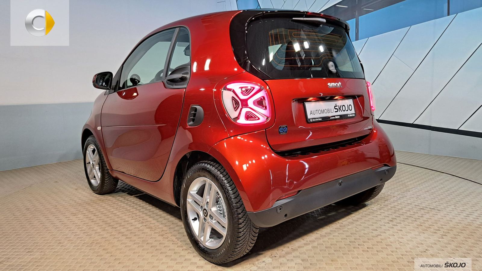 Smart fortwo EQ PASSION PLUS 66kW /LED /PANORAMA /BLACKMOTION PAKET, fotografija 8