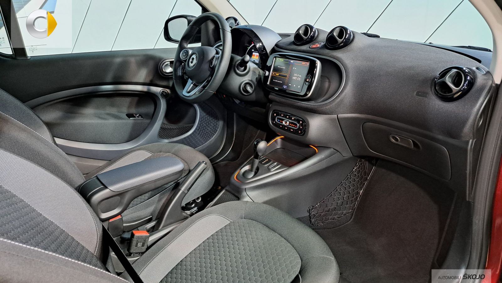 Smart fortwo EQ PASSION PLUS 66kW /LED /PANORAMA /BLACKMOTION PAKET, fotografija 12