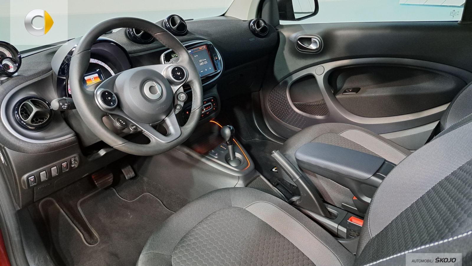 Smart fortwo EQ PASSION PLUS 66kW /LED /PANORAMA /BLACKMOTION PAKET, fotografija 4