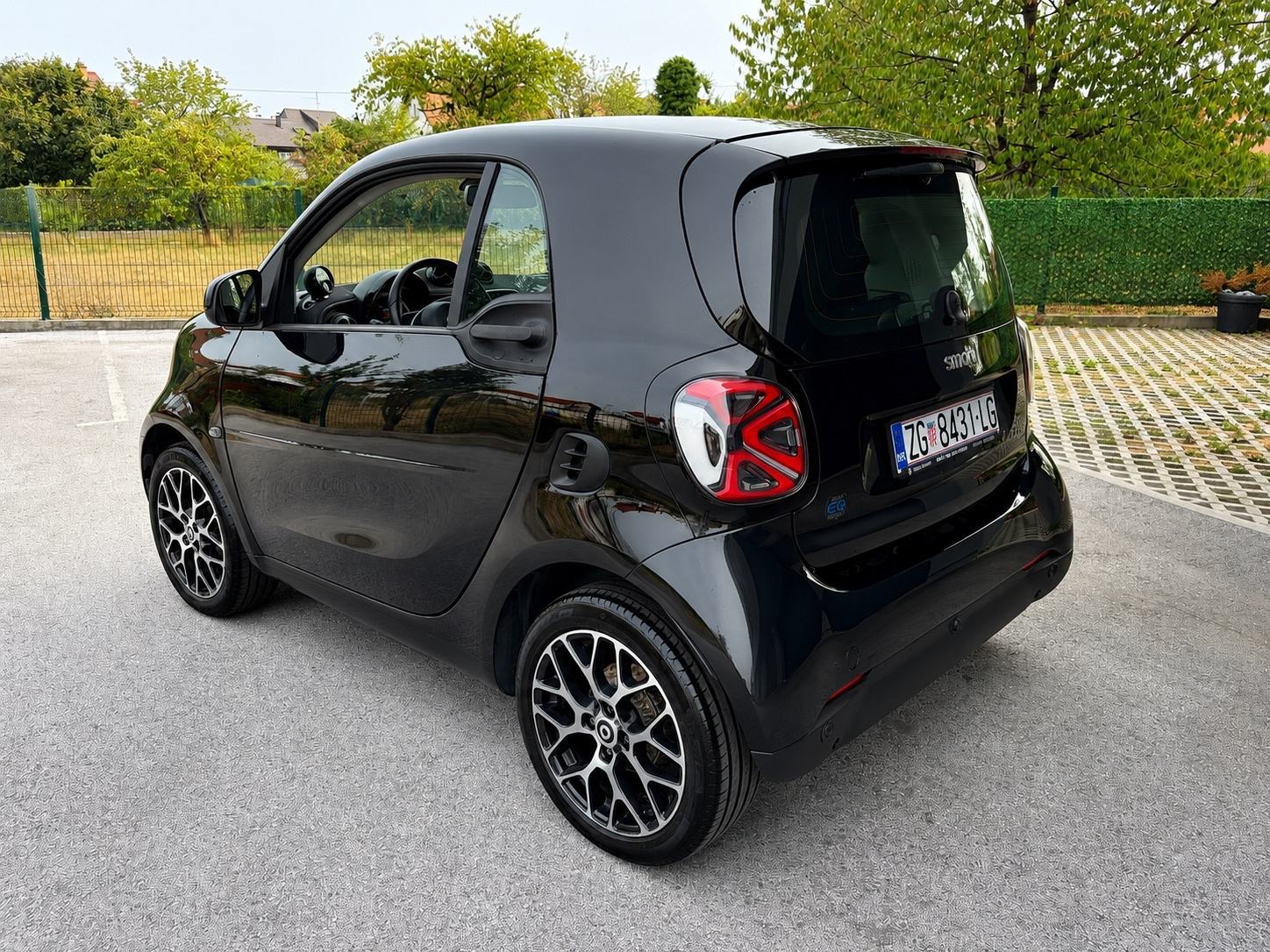 ⭐️SMART FORTWO EQ PRIME LED NAVI KAMERA PDC CARBON KOŽA DISTRONIK ⭐️, fotografija 2