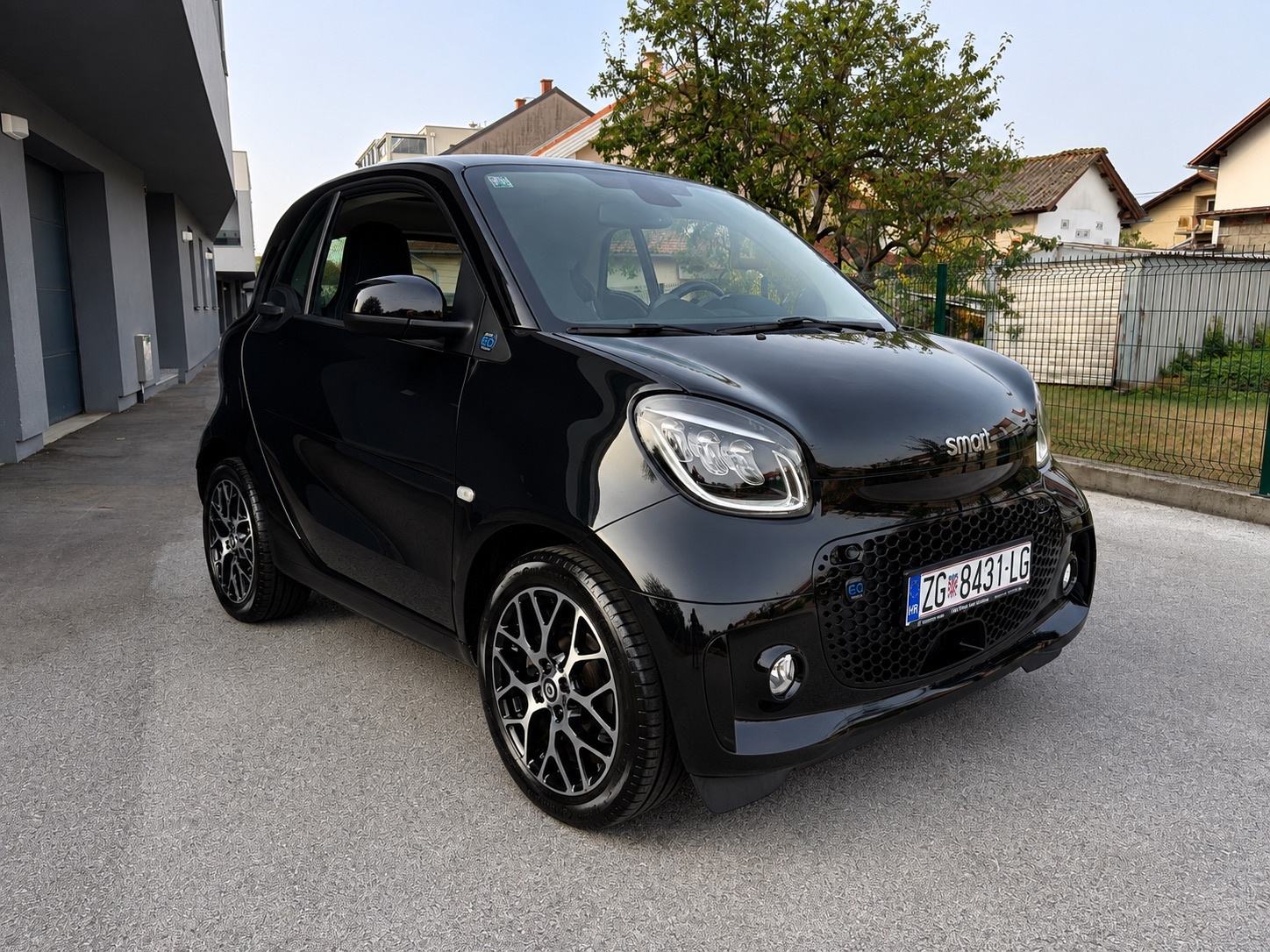 ⭐️SMART FORTWO EQ PRIME LED NAVI KAMERA PDC CARBON KOŽA DISTRONIK ⭐️, fotografija 3