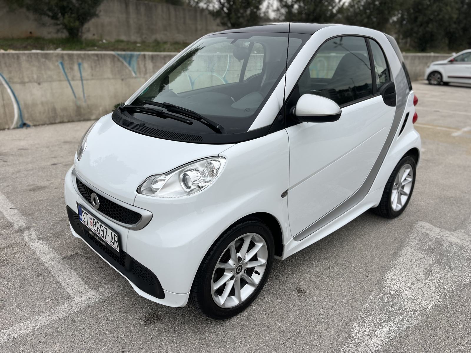 Smart fortwo turbo, 84ks, REG DO 03/2027, fotografija 1