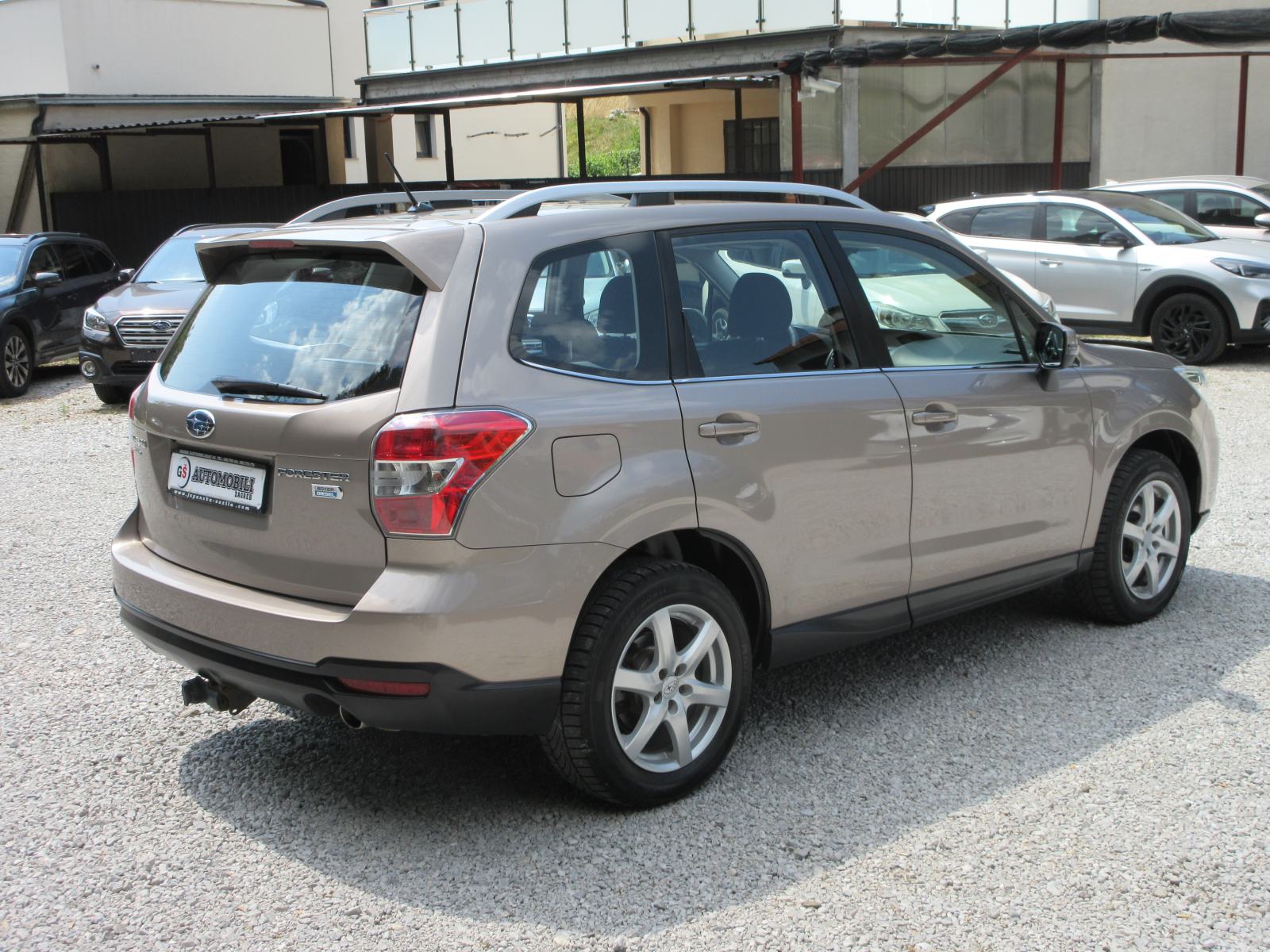 SUBARU FORESTER 2.0 D 4X4 KAMERA,PANORAMA,GR. SJEDALA,ALU 17!!!, fotografija 4