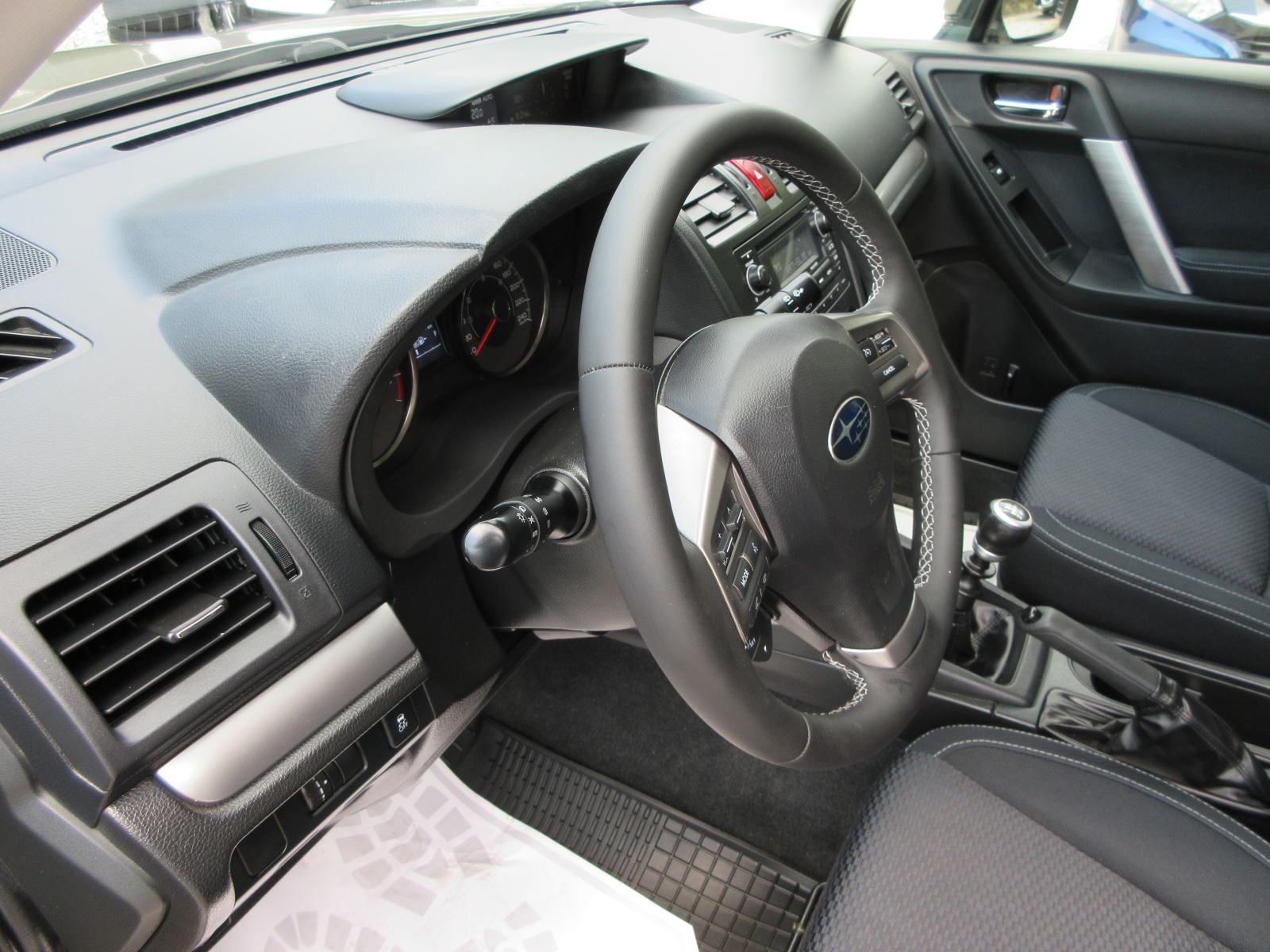SUBARU FORESTER 2.0 D 4X4 KAMERA,PANORAMA,GR. SJEDALA,ALU 17!!!, fotografija 18