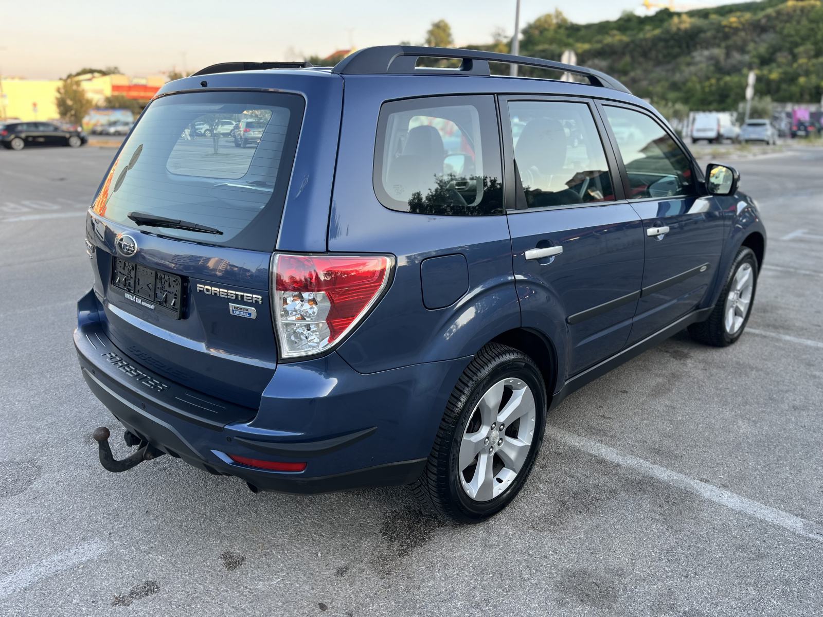Subaru Forester 2.0D, 4x4, koža, panorama, kamera, park.senzori, fotografija 3