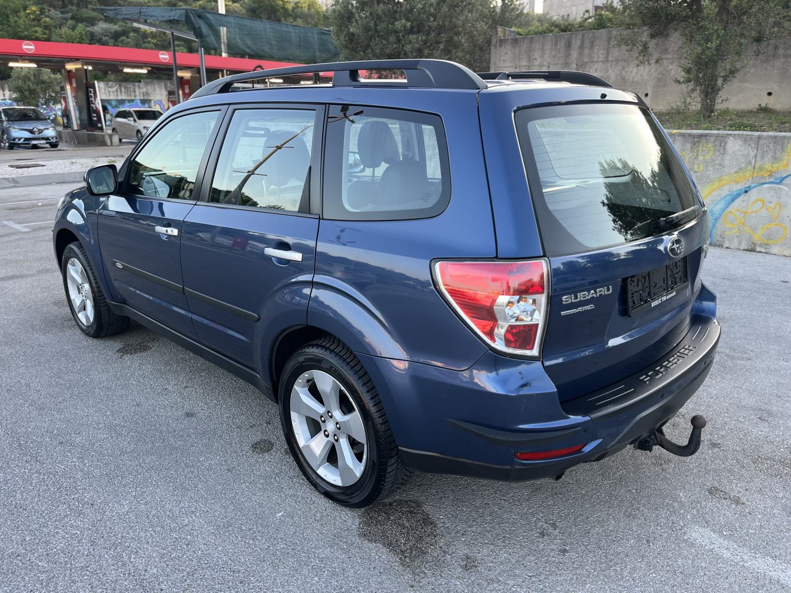 Subaru Forester 2.0D, 4x4, koža, panorama, kamera, park.senzori, fotografija 4