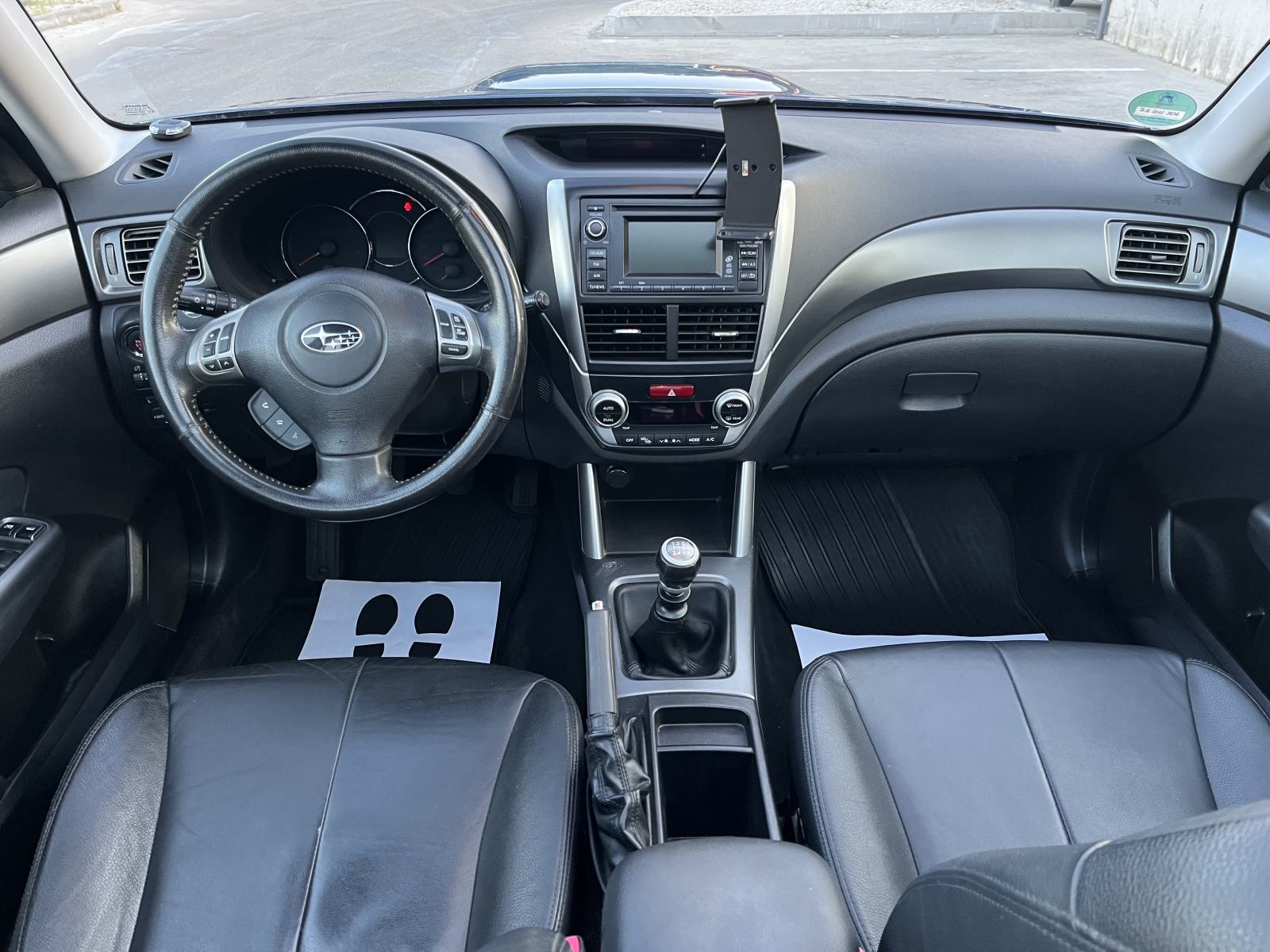Subaru Forester 2.0D, 4x4, koža, panorama, kamera, park.senzori, fotografija 11