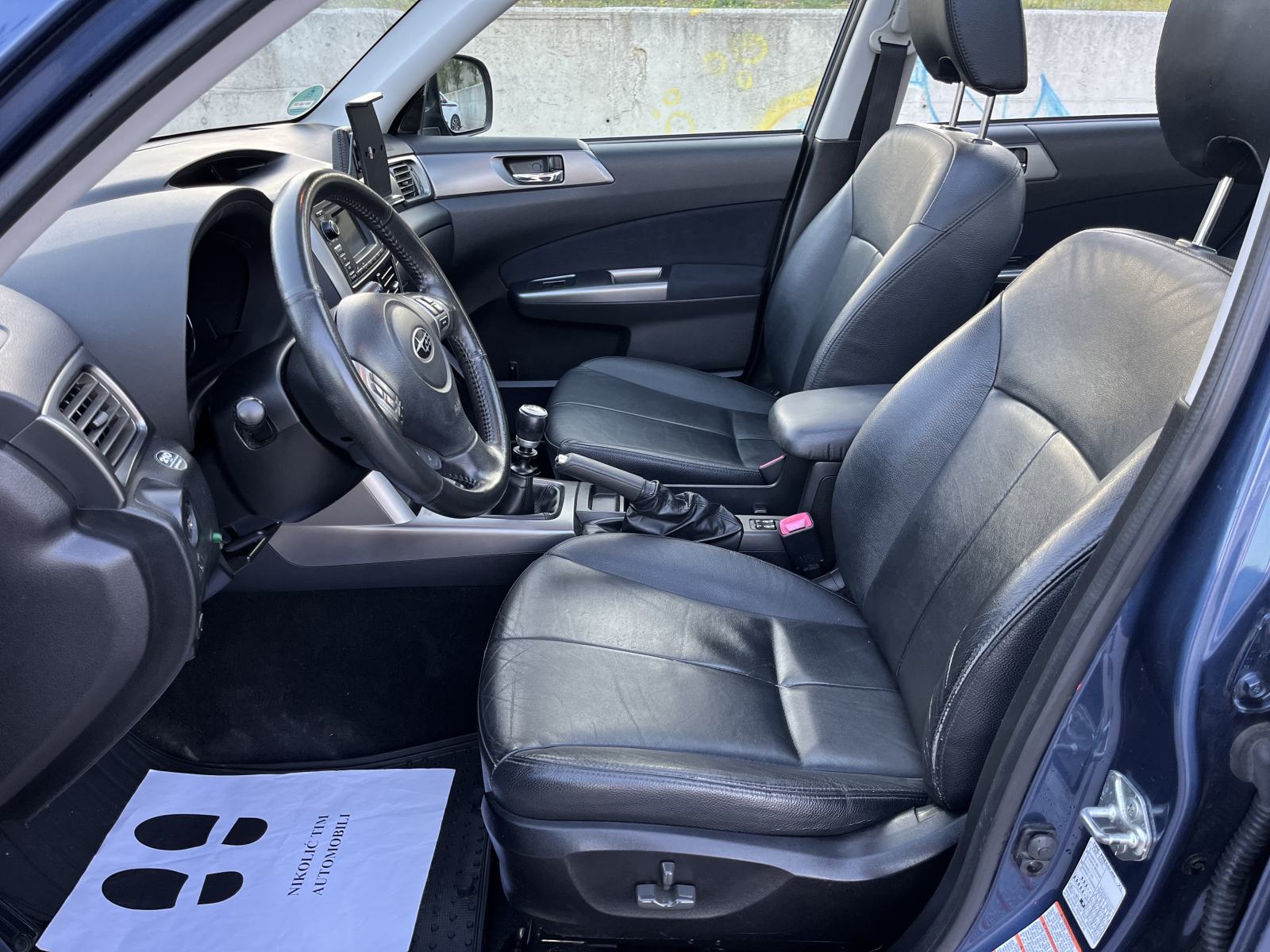 Subaru Forester 2.0D, 4x4, koža, panorama, kamera, park.senzori, fotografija 9