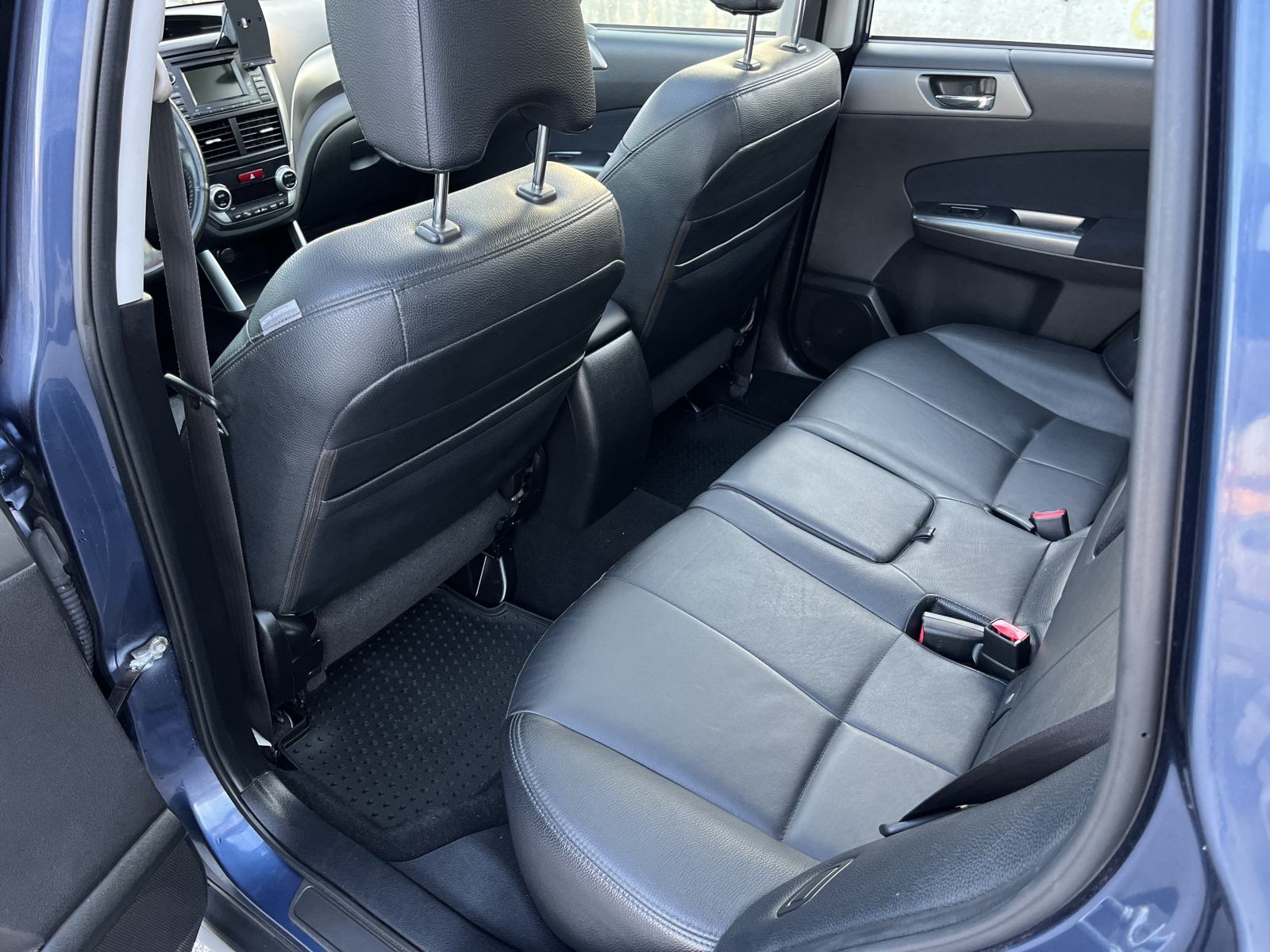 Subaru Forester 2.0D, 4x4, koža, panorama, kamera, park.senzori, fotografija 18