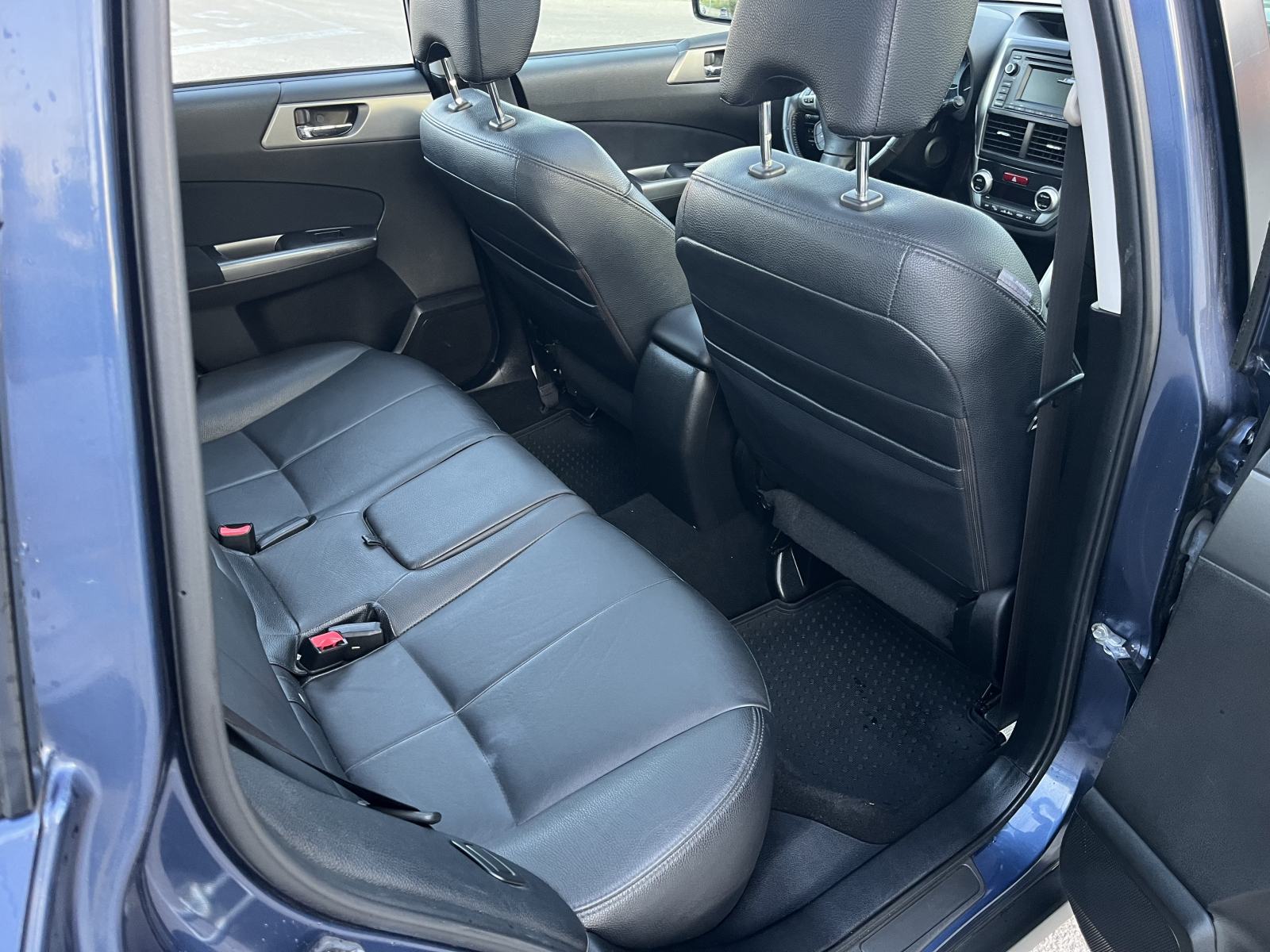 Subaru Forester 2.0D, 4x4, koža, panorama, kamera, park.senzori, fotografija 16