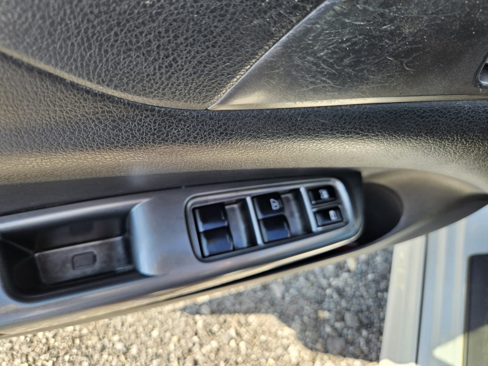 Subaru Impreza 2,0 D AWD KLIMA,XENON SVJETLA, fotografija 12