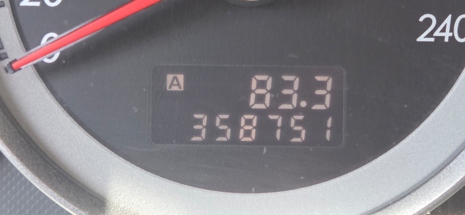 Subaru Legacy 2.0, fotografija 3