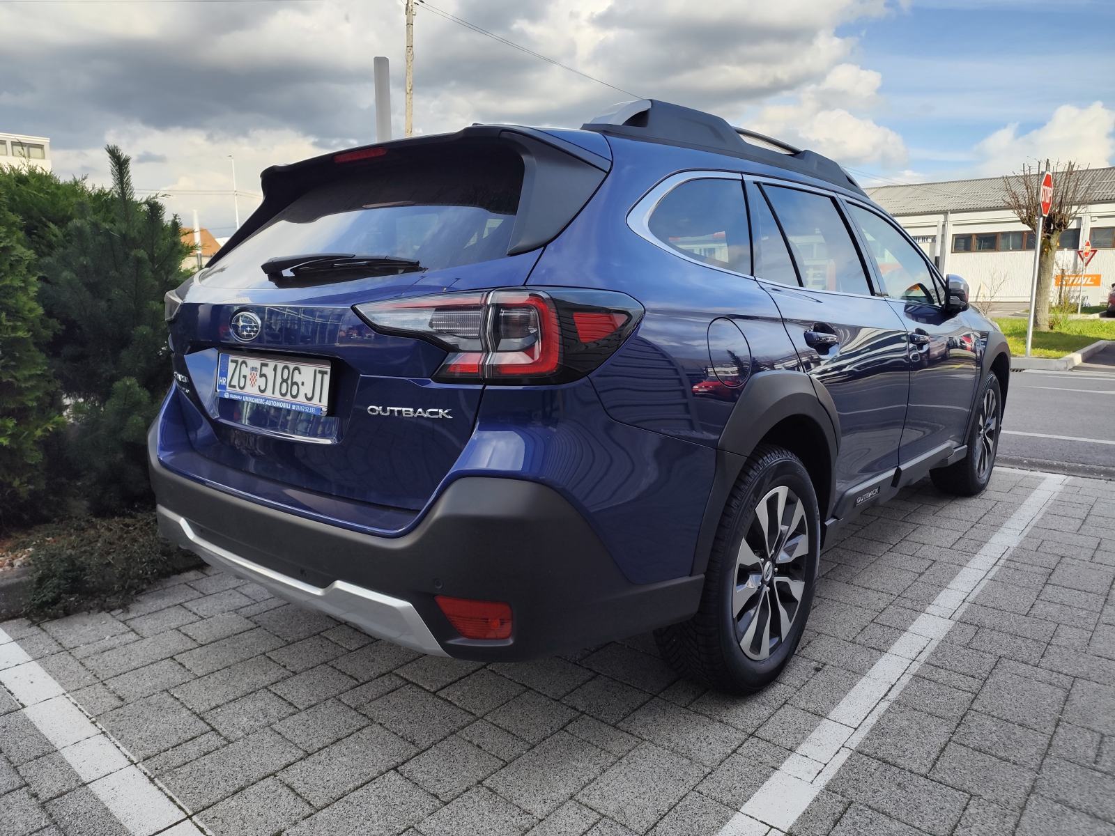 Subaru Outback 2,5 PREMIUM AWD LINEATRONIC, fotografija 3
