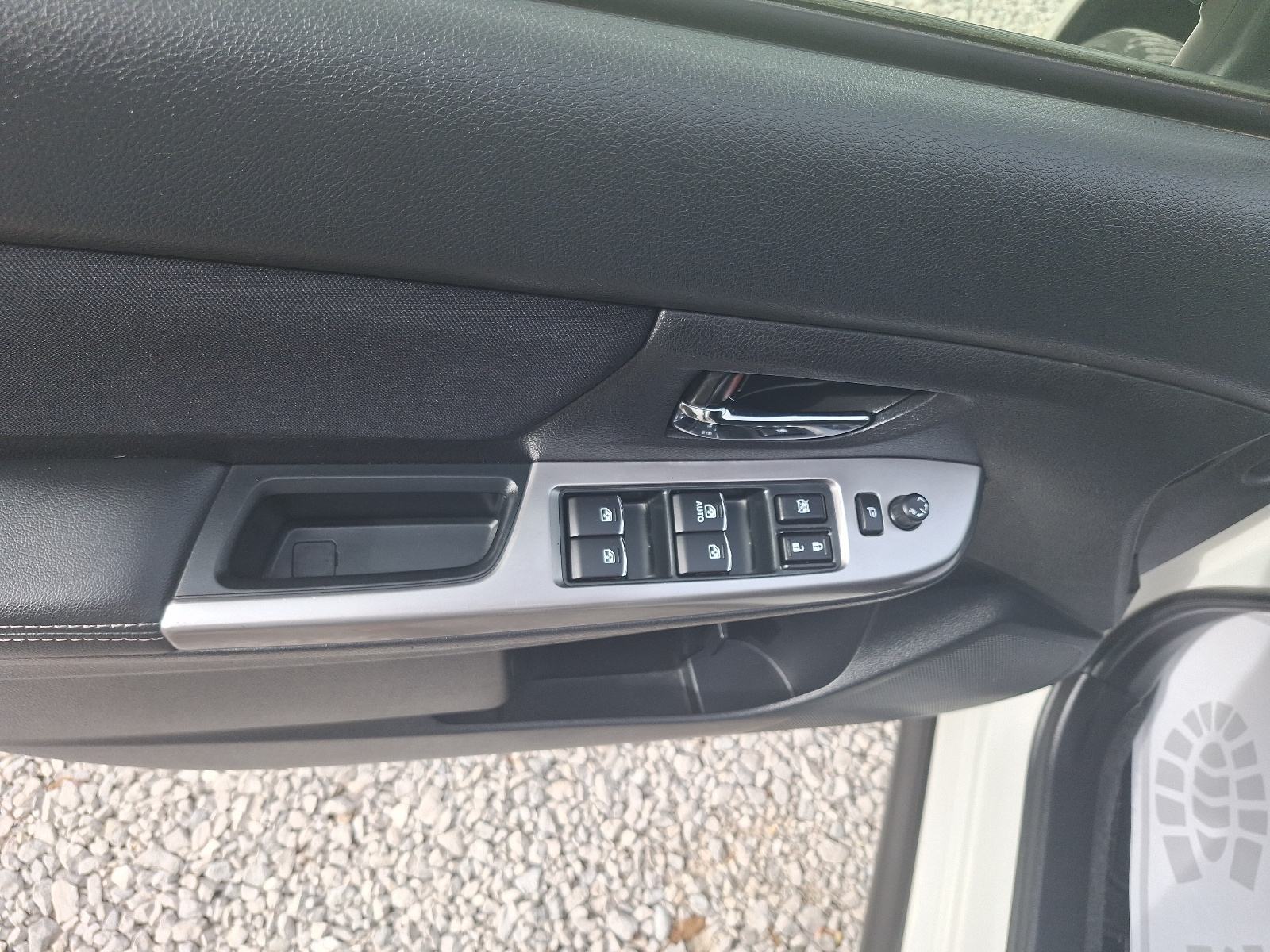 SUBARU XV 2.0 D AWD 4X4 KAMERA,EL.PAKET,GR.SJEDALA,ALU 17, fotografija 9