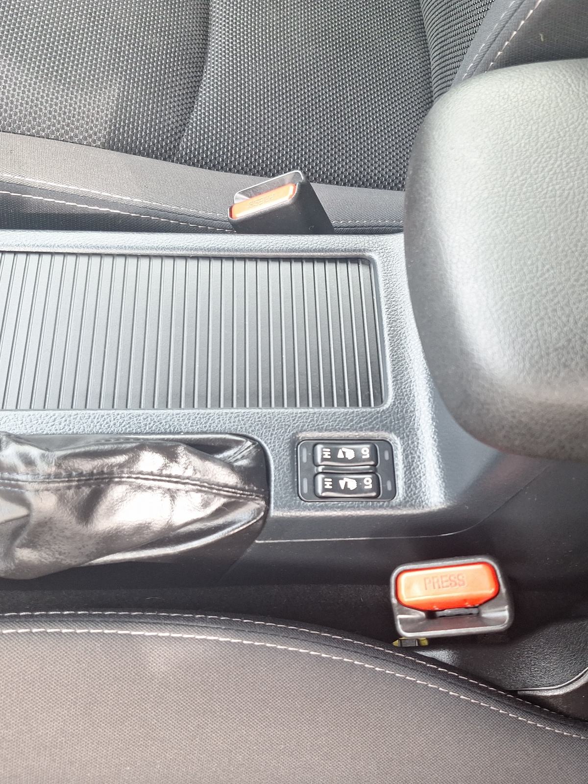 SUBARU XV 2.0 D AWD 4X4 KAMERA,EL.PAKET,GR.SJEDALA,ALU 17, fotografija 15