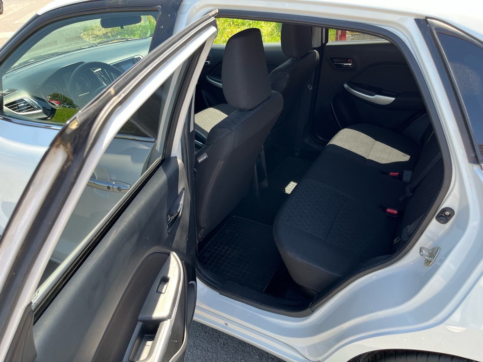 Suzuki Baleno 1,2, NAVI, LED, PDC, NA IME KUPCA..., fotografija 15