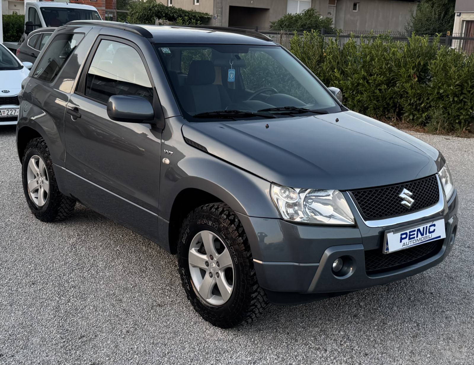 Suzuki Grand Vitara 1,6 4x4 - KRATKA = 136 000 km = NIJE UVOZ, fotografija 3