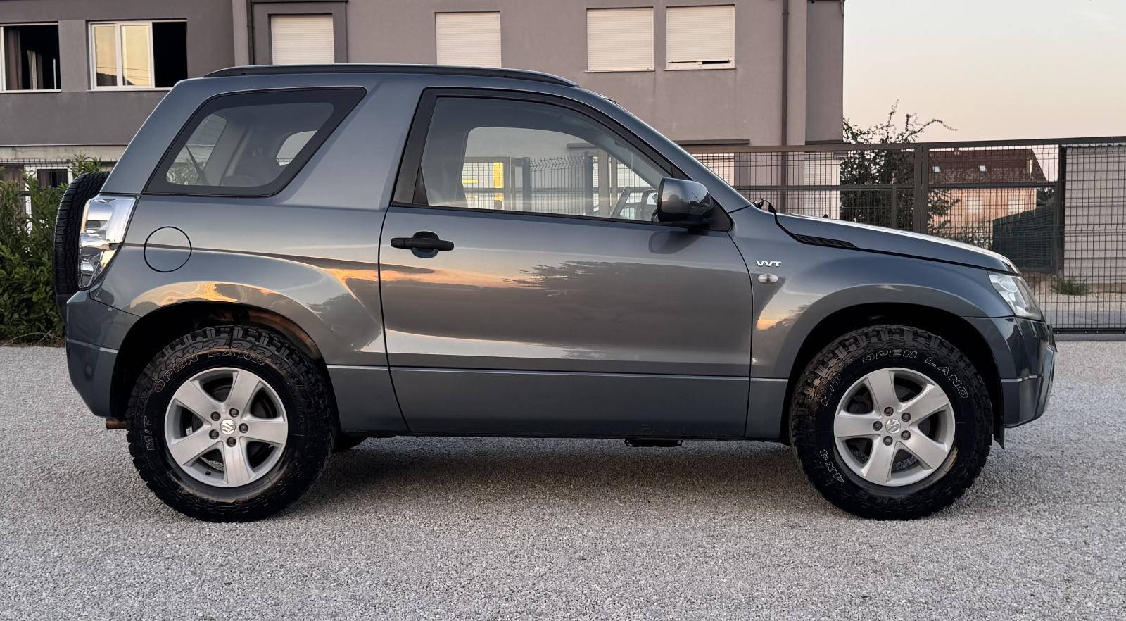 Suzuki Grand Vitara 1,6 4x4 - KRATKA = 136 000 km = NIJE UVOZ, fotografija 6