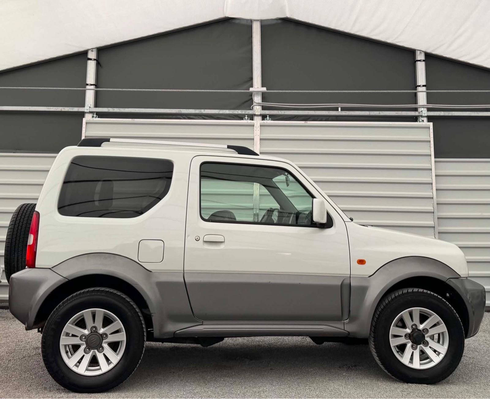 Suzuki Jimny 1.3 - 4X4 - KLIMA - ALU - USNJE - ODLIČAN, fotografija 4