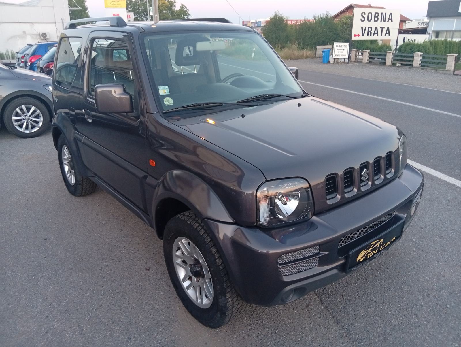 Suzuki Jimny 1,3 JLX 4*4 mod.2011 - 144 TKM/ 1.VLASNIK/ KUKA/ SERVISNA, pogled izvana - slika 4