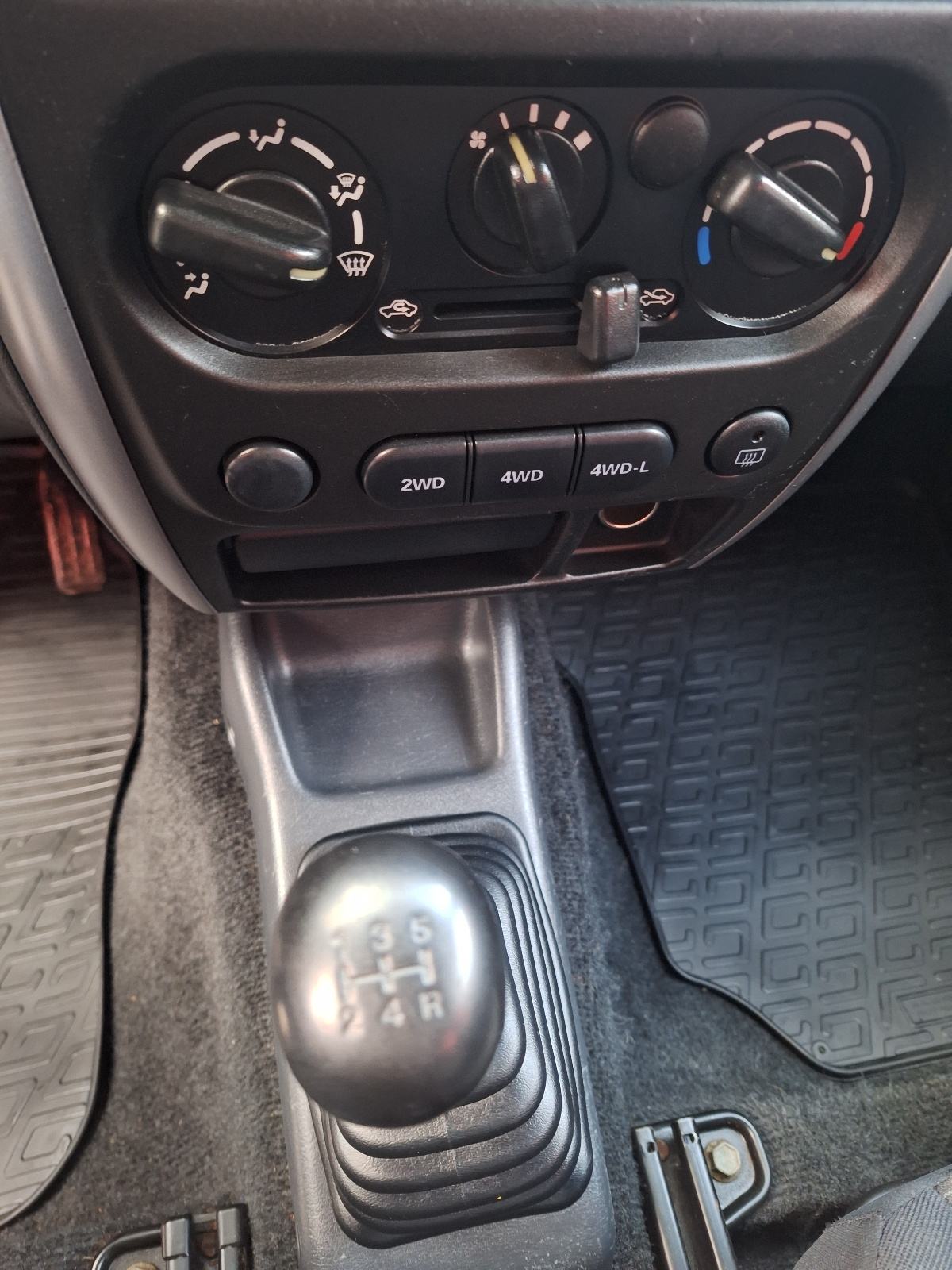 Suzuki Jimny 1,3 JLX, fotografija 16