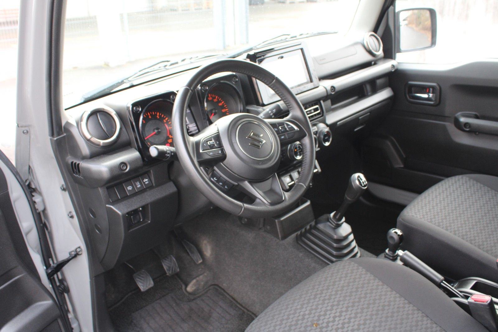 Suzuki Jimny 1,5 Comfort+ AllGrip LED NAVI AUTOM. KLIMA 4 SJED. KUKA, fotografija 9