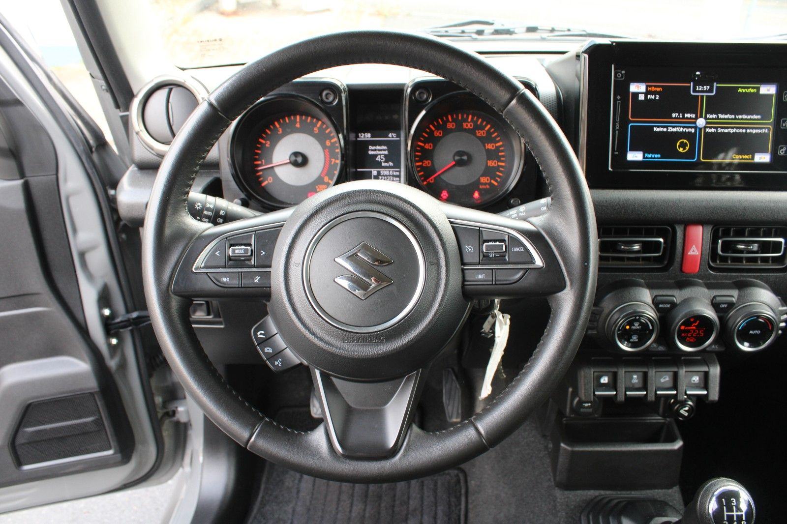Suzuki Jimny 1,5 Comfort+ AllGrip LED NAVI AUTOM. KLIMA 4 SJED. KUKA, fotografija 11