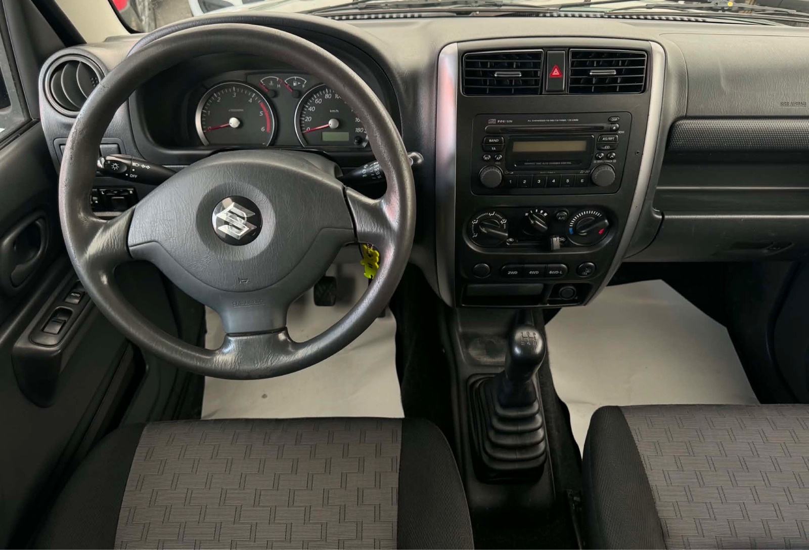 Suzuki Jimny 1.5 DDiS - 4X4 - KLIMA - BEZ ROSTA- ZAŠČITEN, fotografija 10