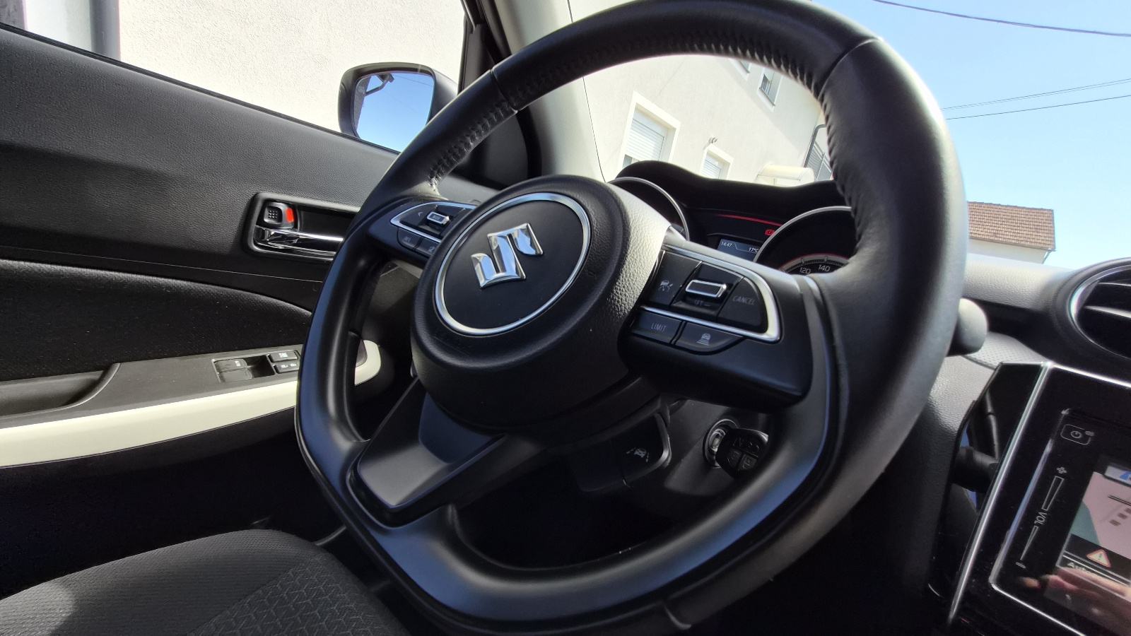 Suzuki Swift 1,2 - 1.VLASNIK - NIJE UVOZ - 26000 KM -, fotografija 15