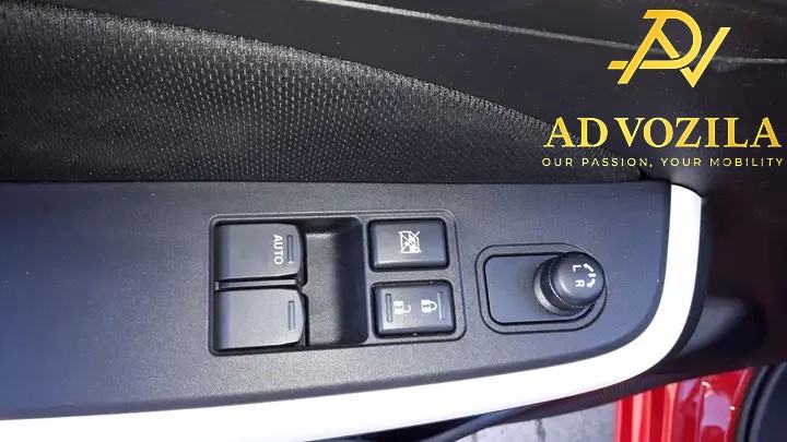 Suzuki Swift 1,2 Club,Bluetooth.Usb,LED €12.990 do reg.!, fotografija 4