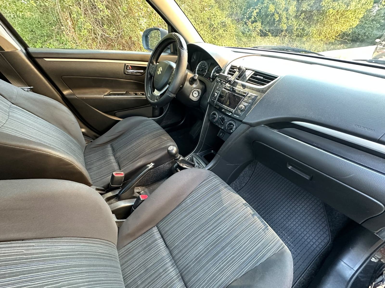 Suzuki Swift 1,2 GA AC, fotografija 8
