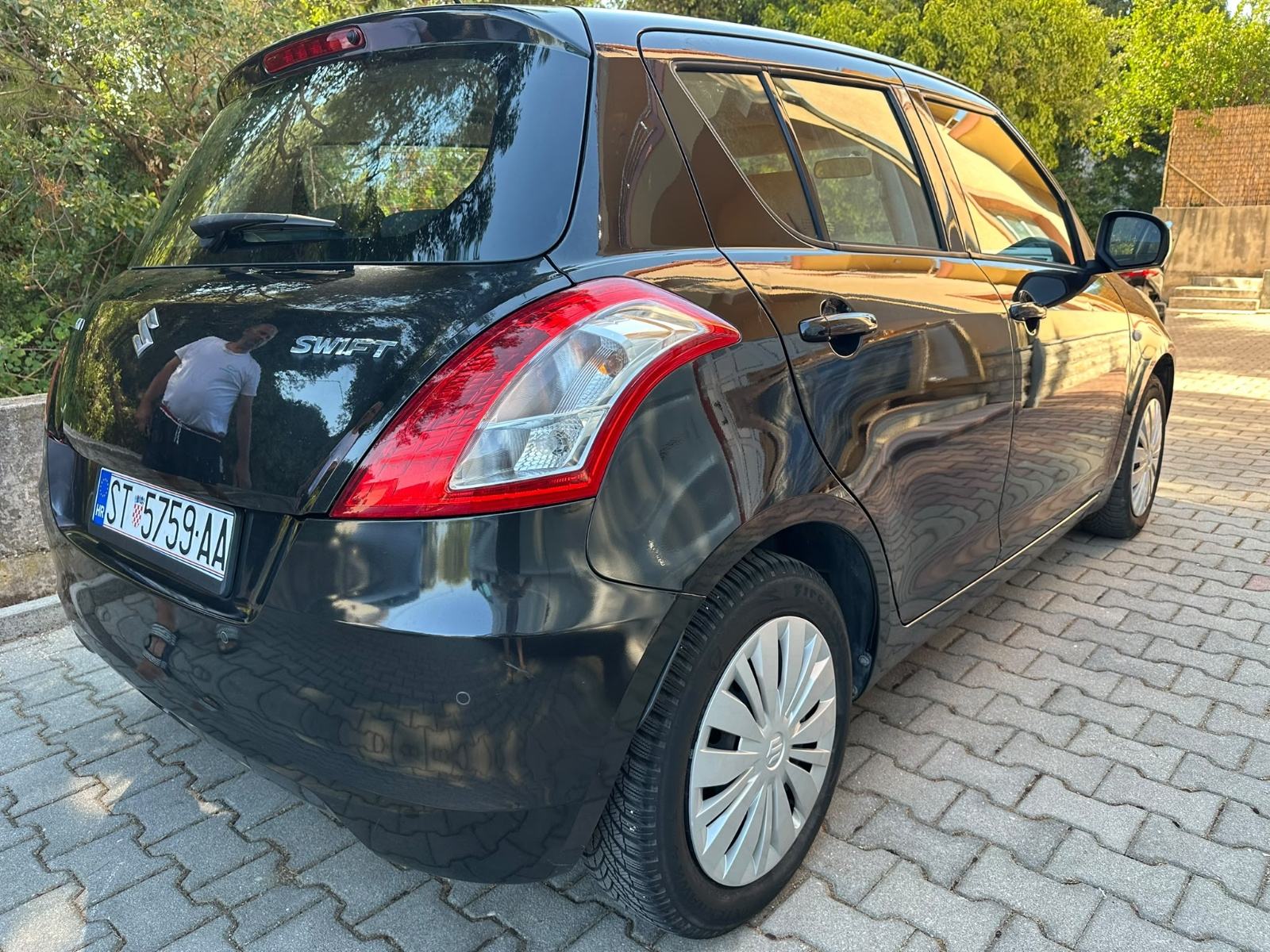 Suzuki Swift 1,2 GA AC, fotografija 6