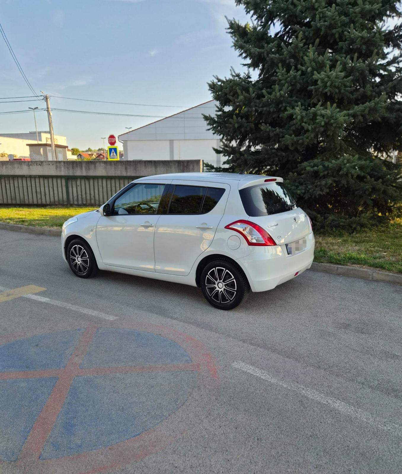 Suzuki Swift 1,2 GLX AC 95ks, fotografija 5