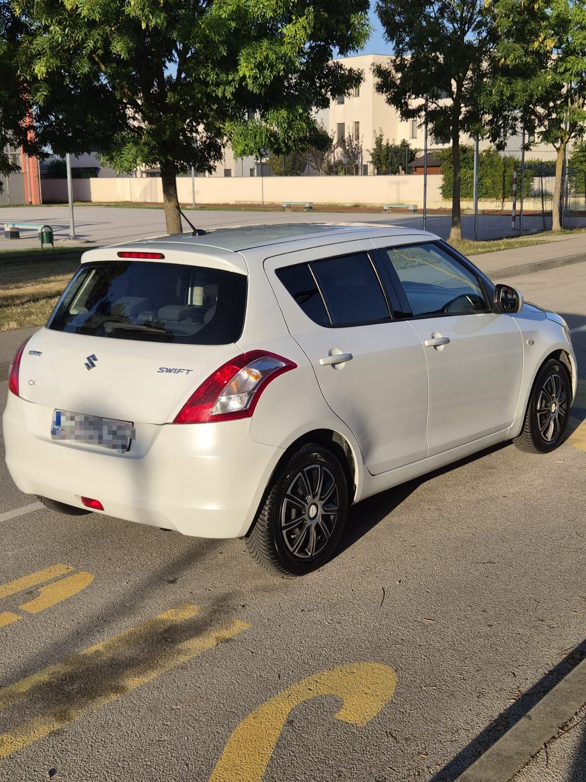 Suzuki Swift 1,2 GLX AC 95ks, fotografija 6