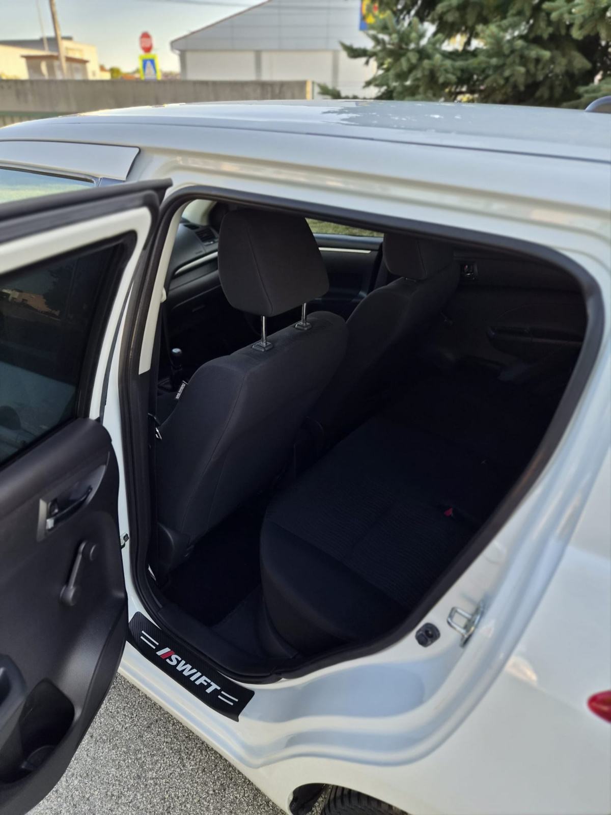 Suzuki Swift 1,2 GLX AC 95ks, fotografija 8