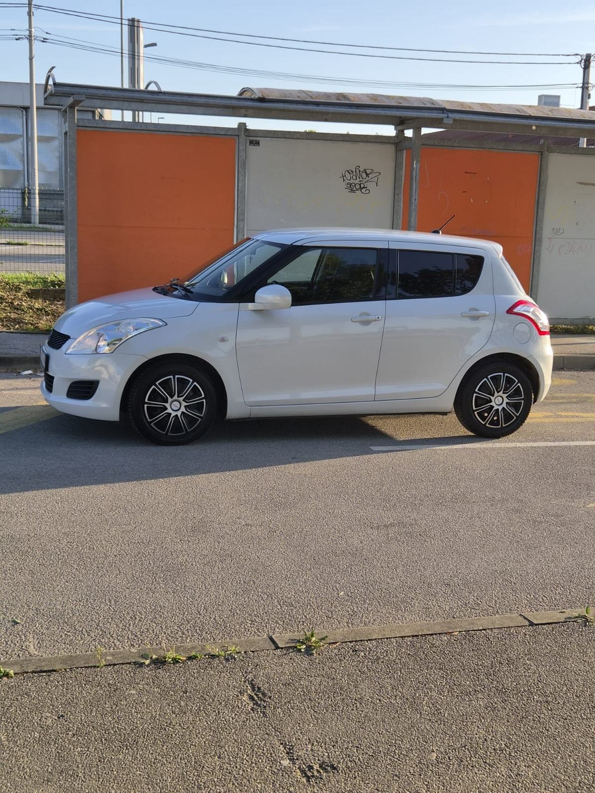 Suzuki Swift 1,2 GLX AC 95ks, fotografija 9