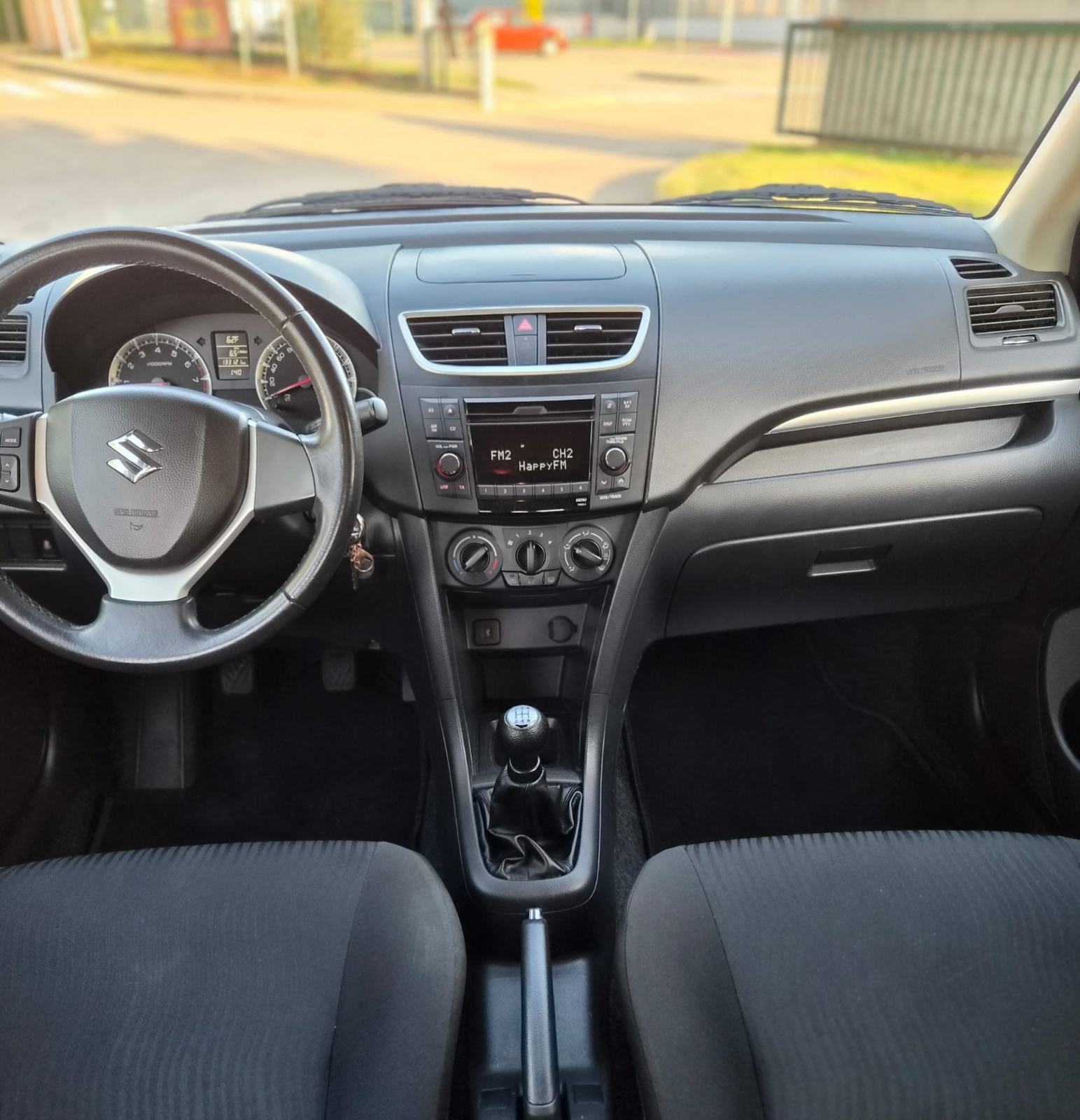 Suzuki Swift 1,2 GLX AC 95ks, fotografija 12