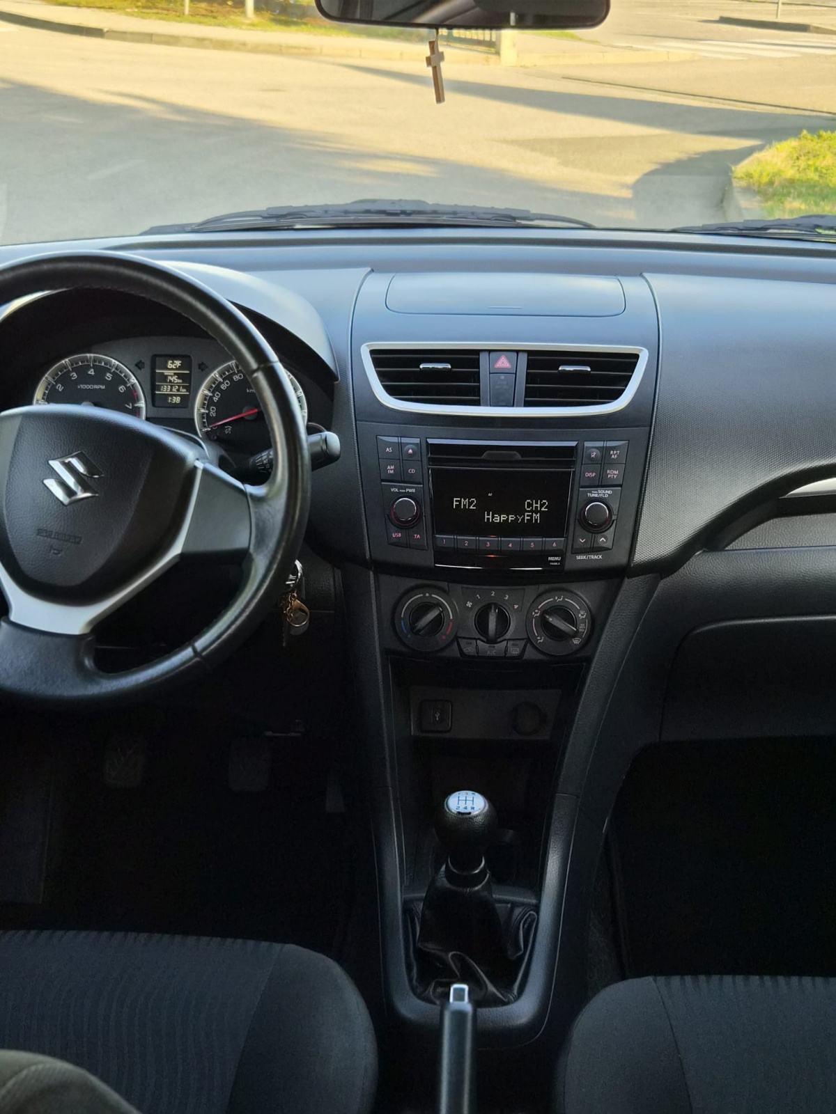 Suzuki Swift 1,2 GLX AC 95ks, fotografija 13