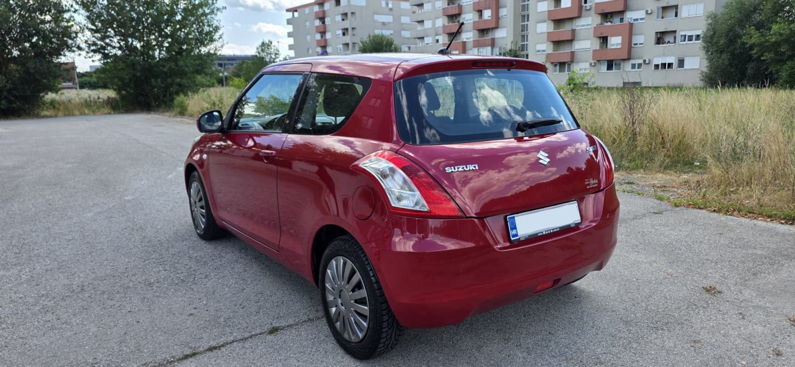 Suzuki Swift 1,2 GLX reg. do 03/27, Super stanje, fotografija 17
