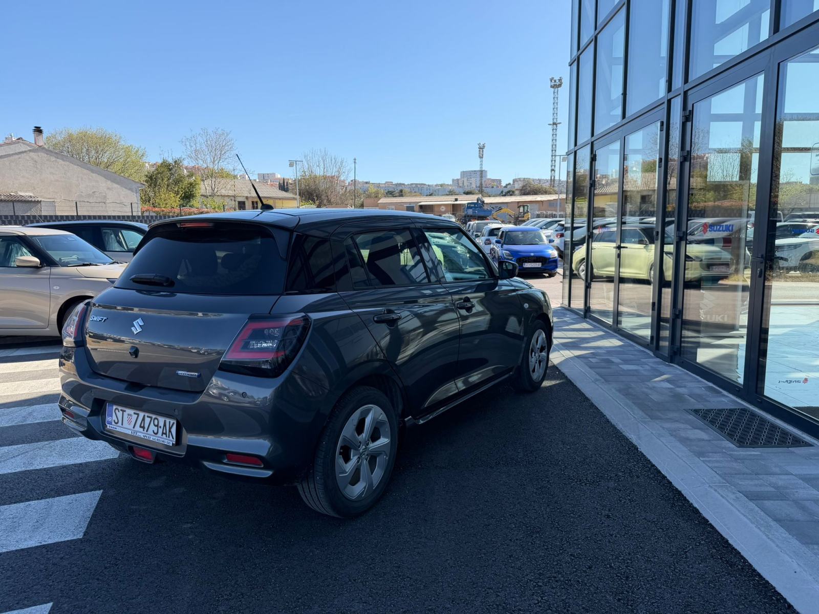 Suzuki Swift 1,2 GL+ Hybrid 2024., fotografija 6