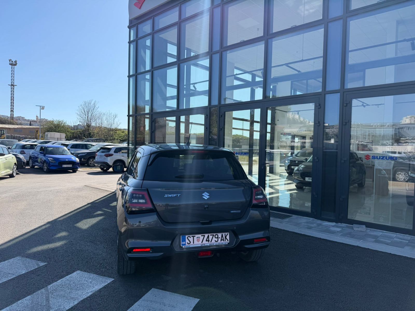 Suzuki Swift 1,2 GL+ Hybrid 2024., fotografija 8