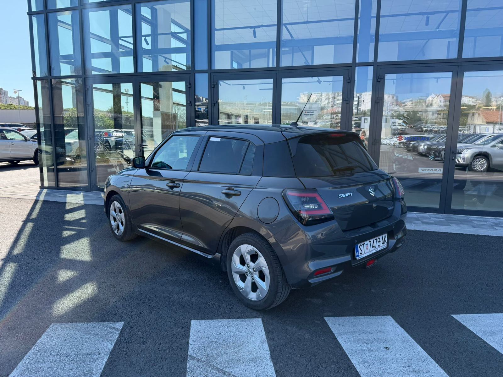 Suzuki Swift 1,2 GL+ Hybrid 2024., fotografija 10