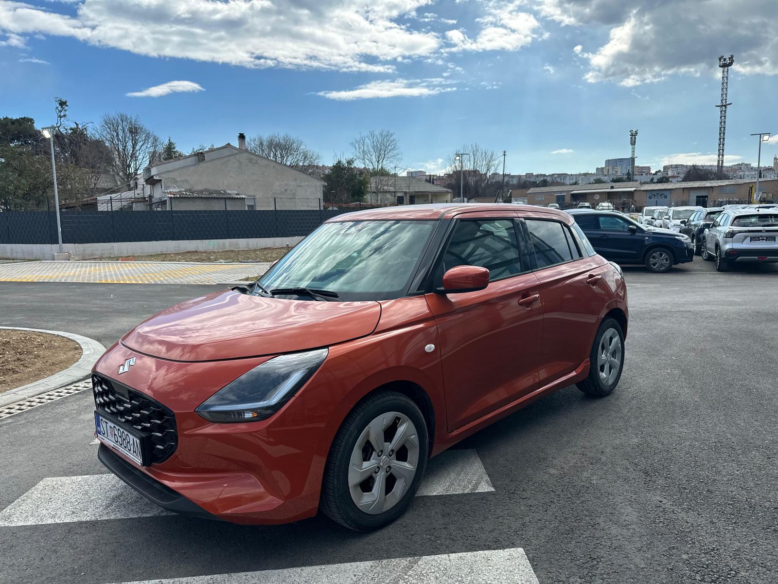 Suzuki Swift 1,2 GL+ Hybrid reg. 04/2027, fotografija 2