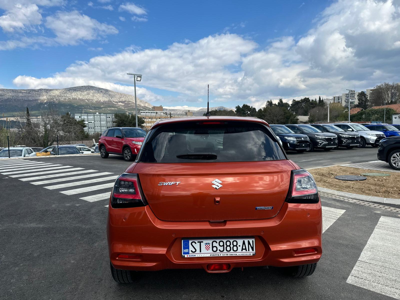 Suzuki Swift 1,2 GL+ Hybrid reg. 04/2027, fotografija 8