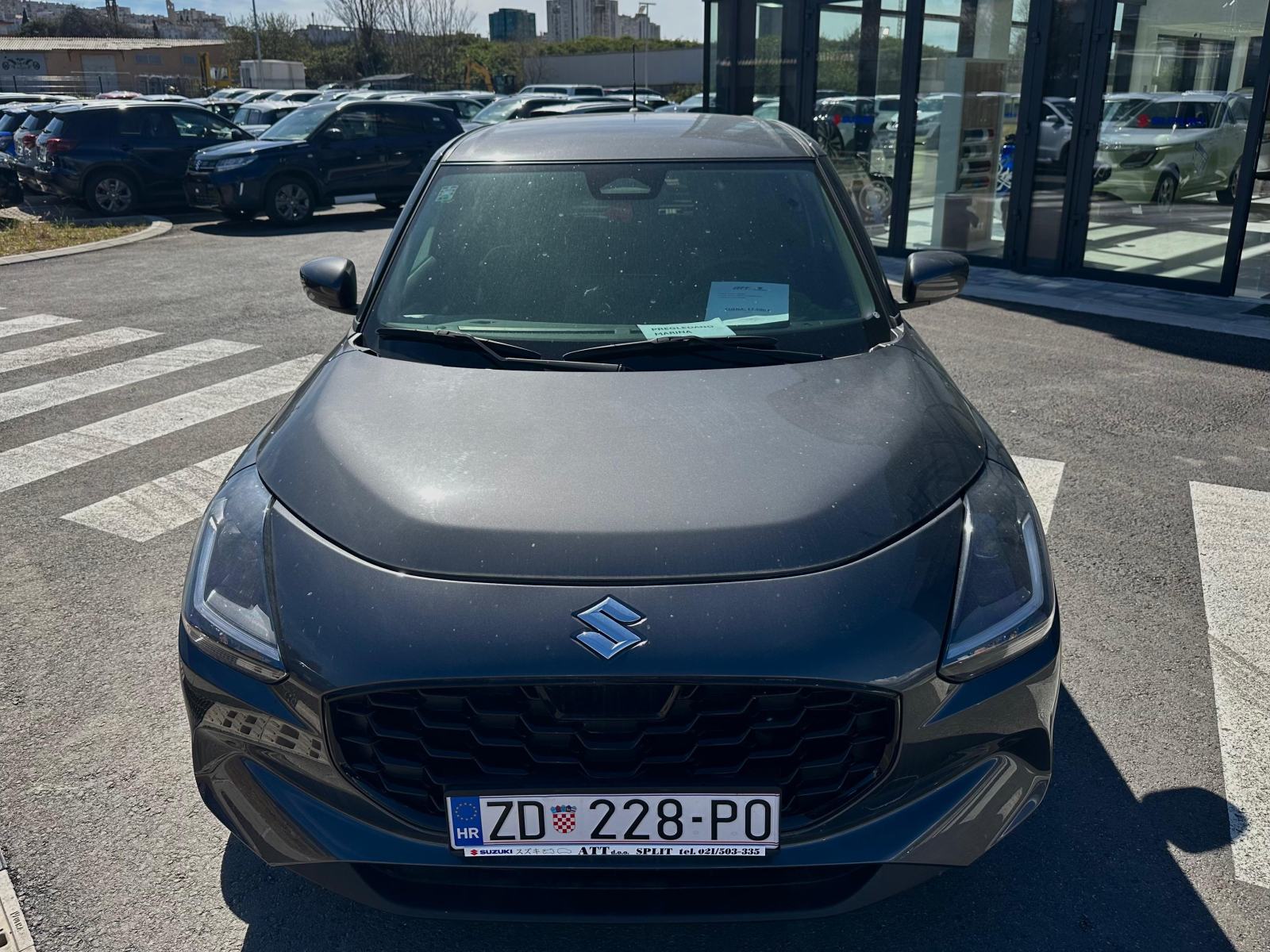 Suzuki Swift 1,2 GL+ Hybrid reg. 04/2027, fotografija 3