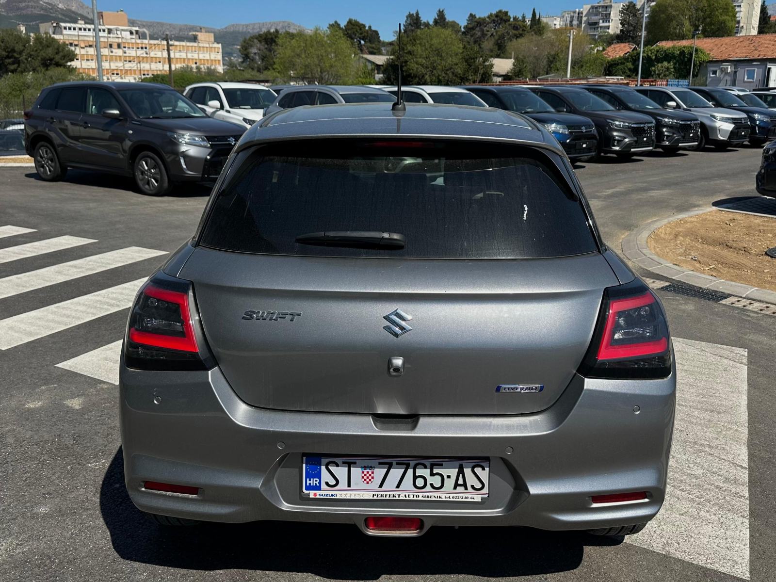 Suzuki Swift 1,2 GL+ Hybrid reg. 04/2027, fotografija 4