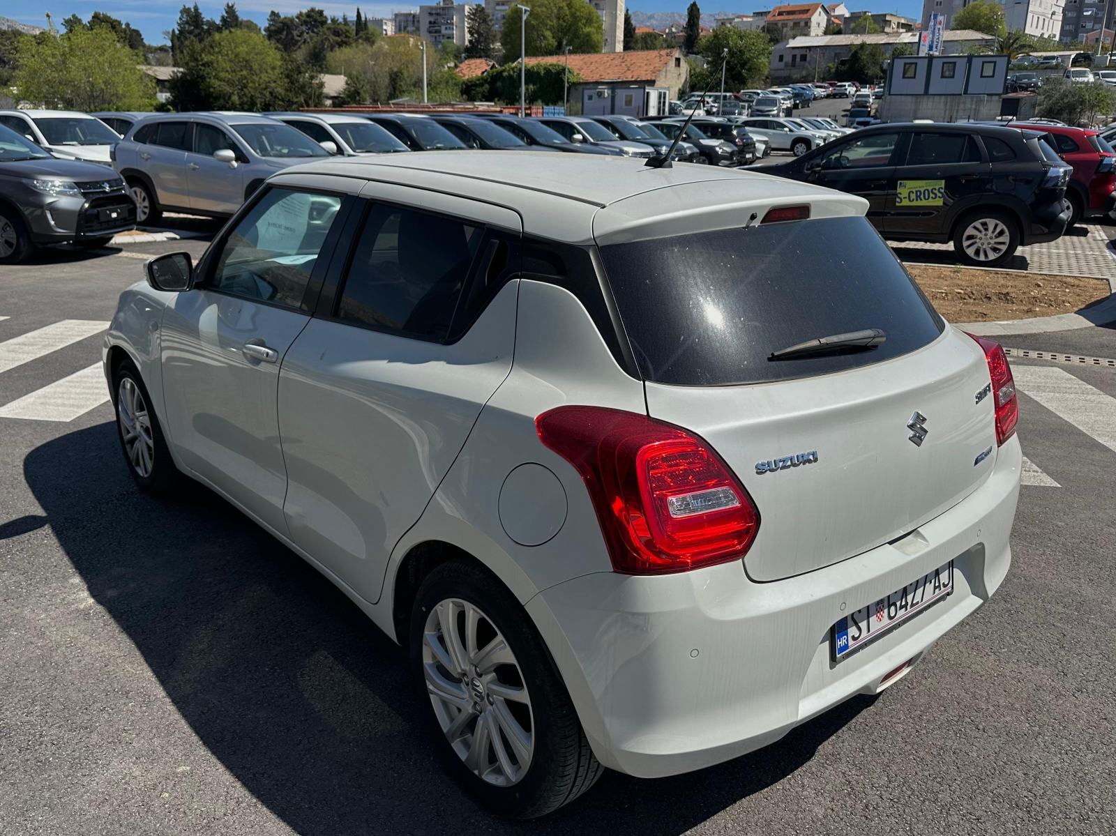 Suzuki Swift 1,2 GL+ Hybrid reg. 04/2027, fotografija 6