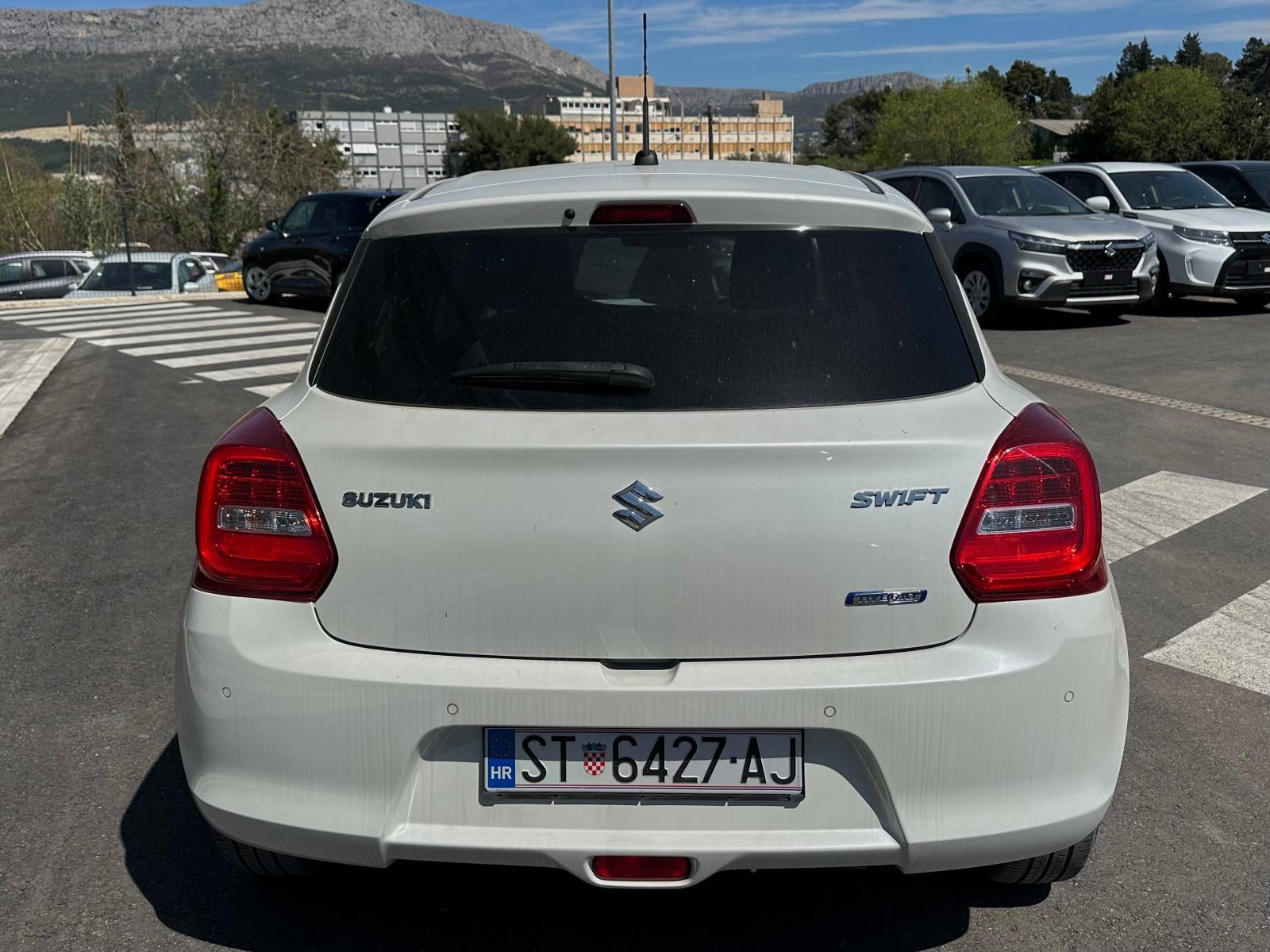 Suzuki Swift 1,2 GL+ Hybrid reg. 04/2027, fotografija 5